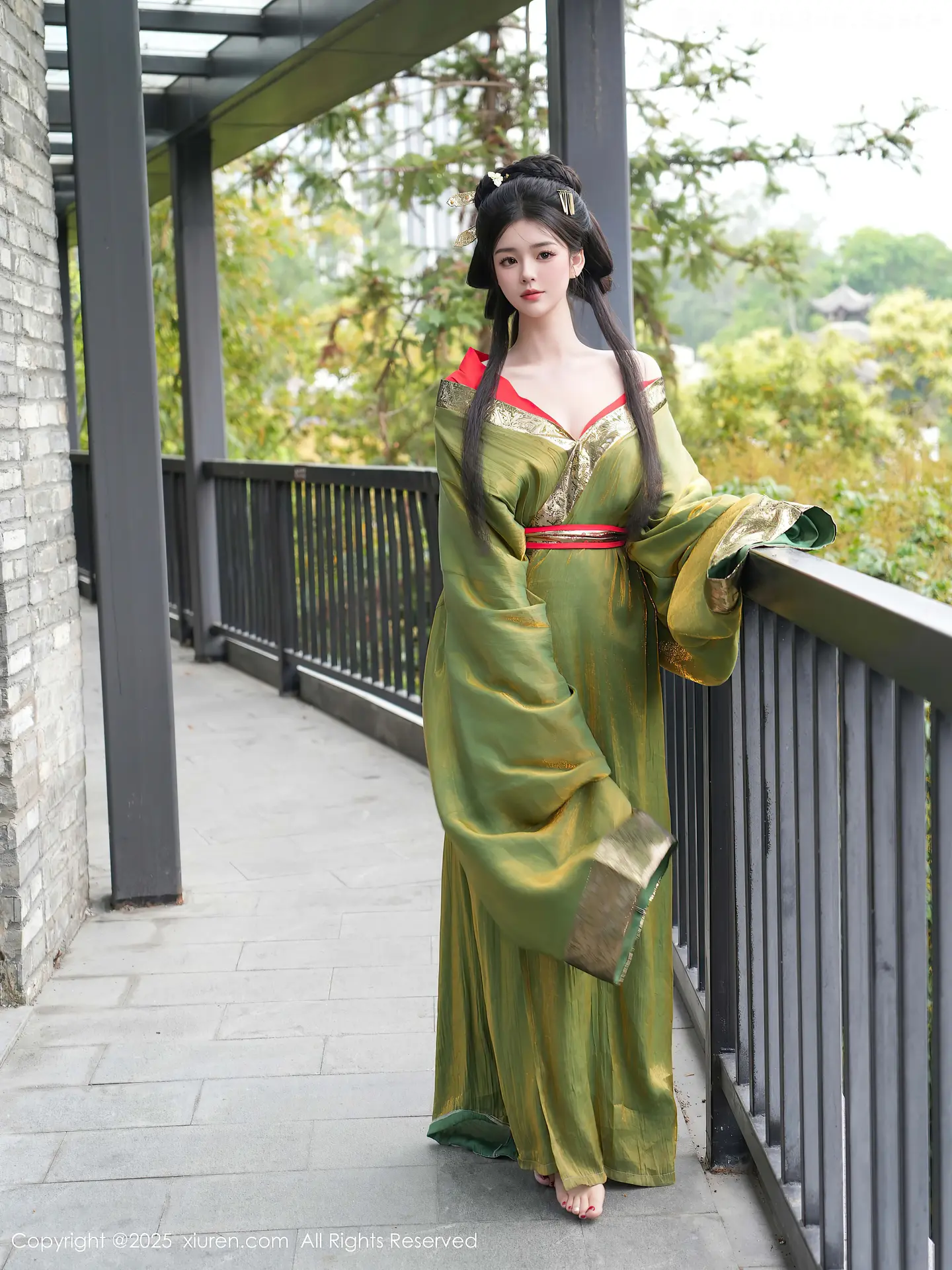 图片[6]-[XiuRen秀人网] VOL.10126 模特雪糕CiCi性感绿色古风服饰露红色情趣服饰秀美腿诱惑写真68P-秀人网官方网站